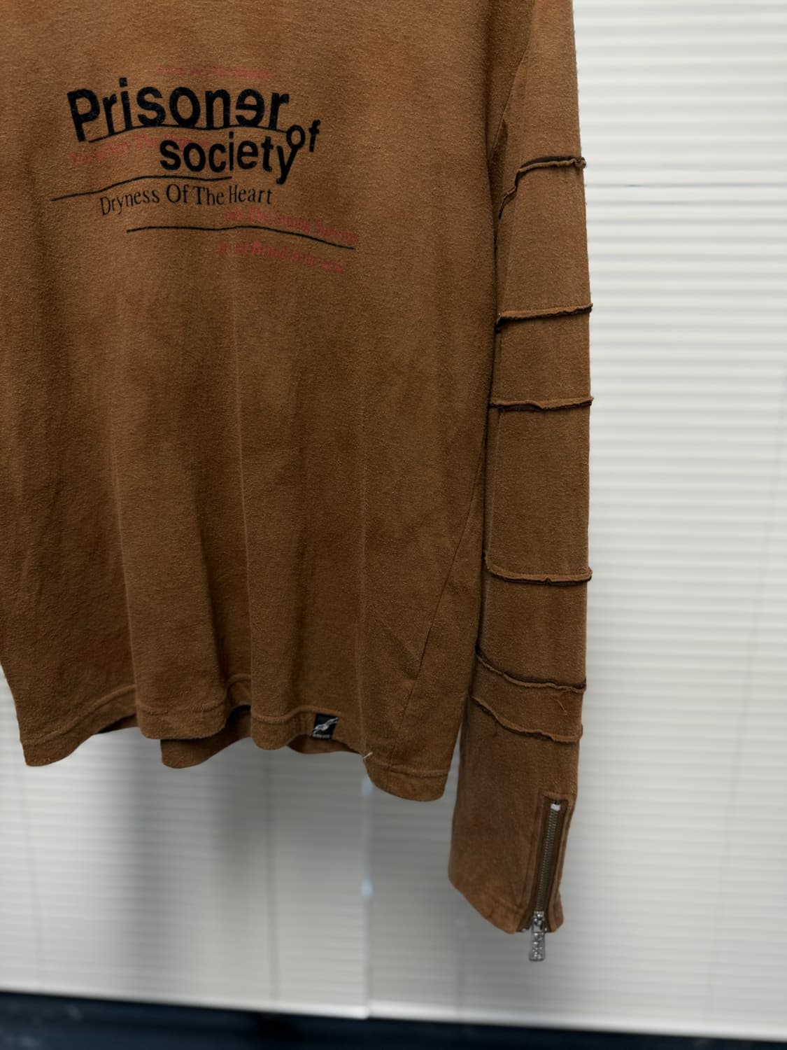 in the attic 롱슬리브 상품이미지4