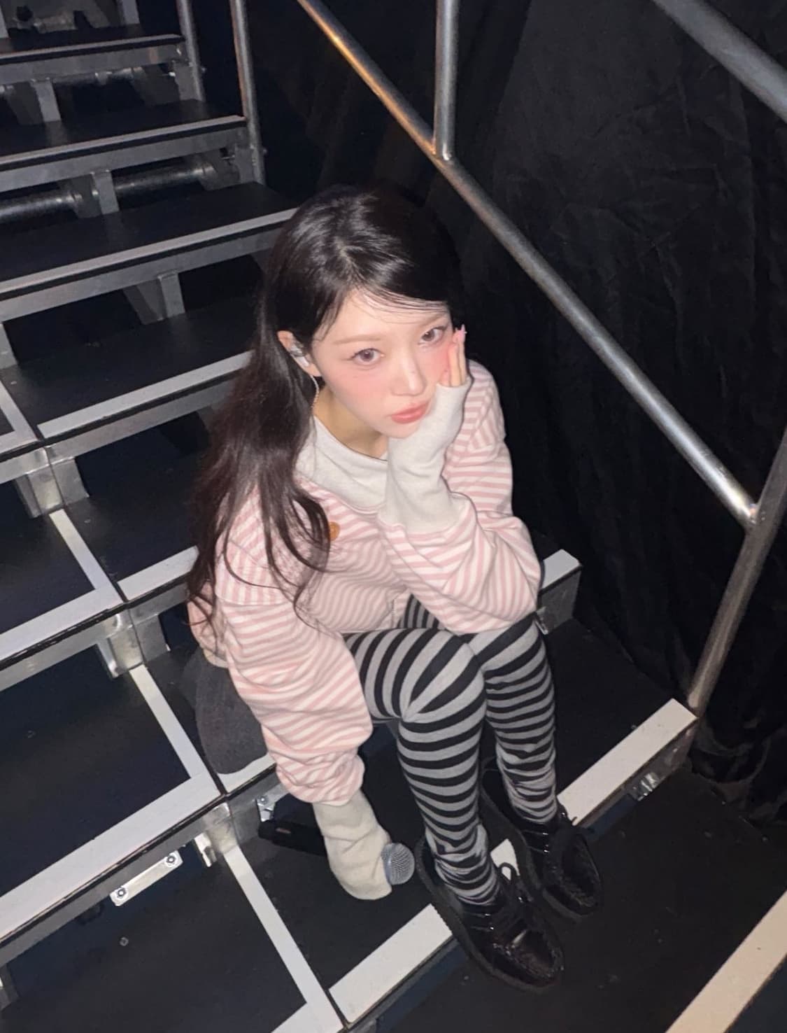 더뮤지엄비지터 후드집업 아일릿 모카 상품이미지2