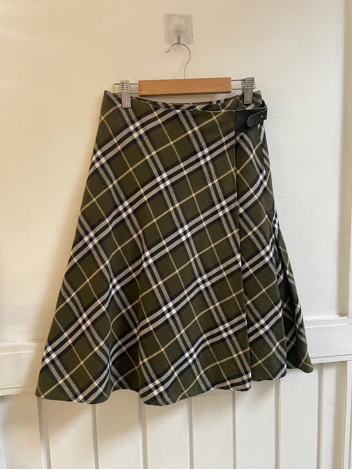 버버리 블루라벨 벨트 랩스커트 상품이미지3