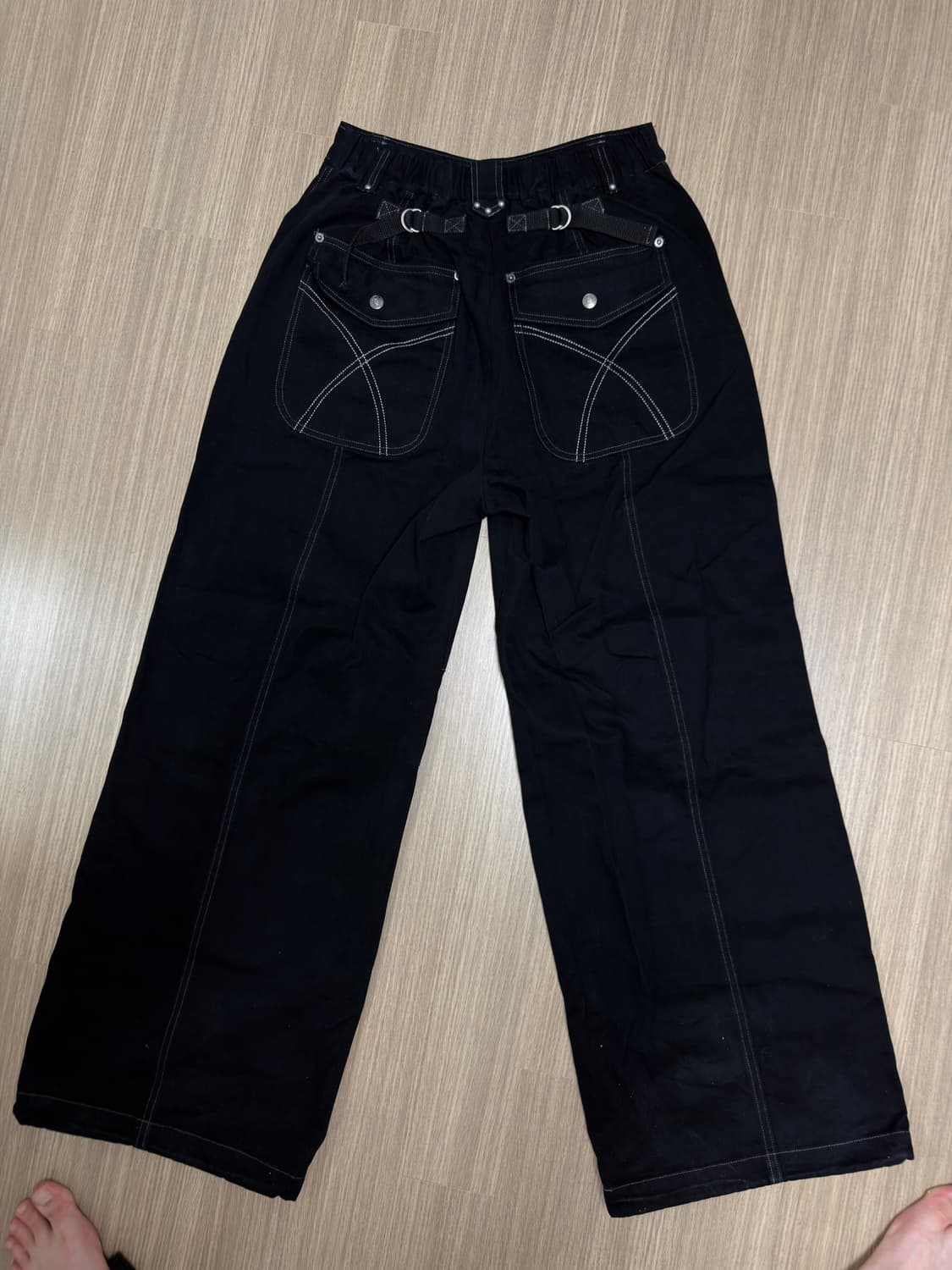 아캄 Knee Pin-tuck Studded Cotton Pants 상품이미지2