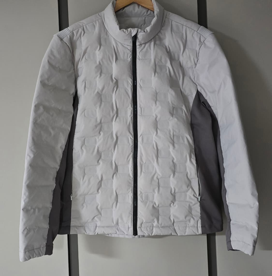 커터앤벅 남성 덕다운 경량패딩.
싸이즈 110 상품이미지1