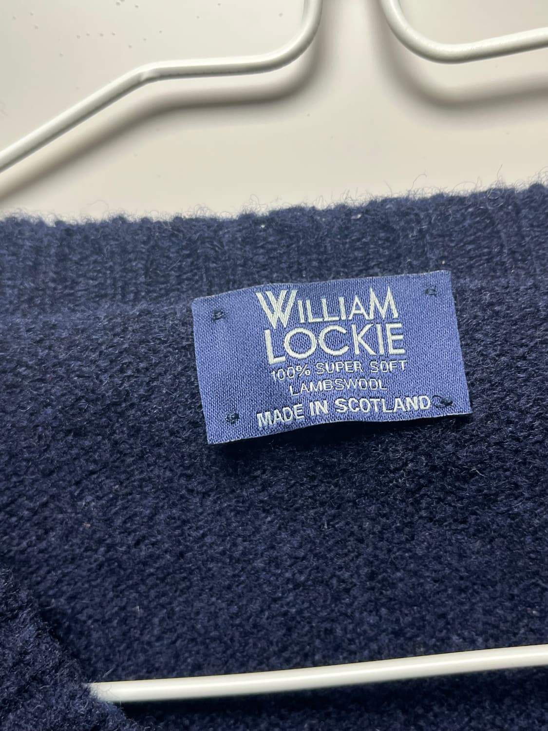 [42] 윌리엄로키 브이넥 니트 네이비 상품이미지9