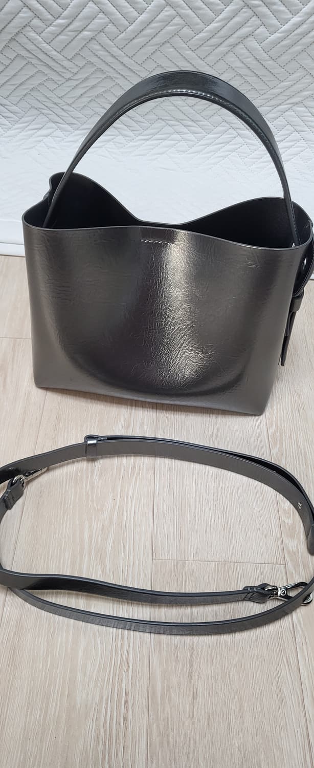 (중고)아르켓 레더 크로스바디 백 실버 메탈릭 상품이미지3