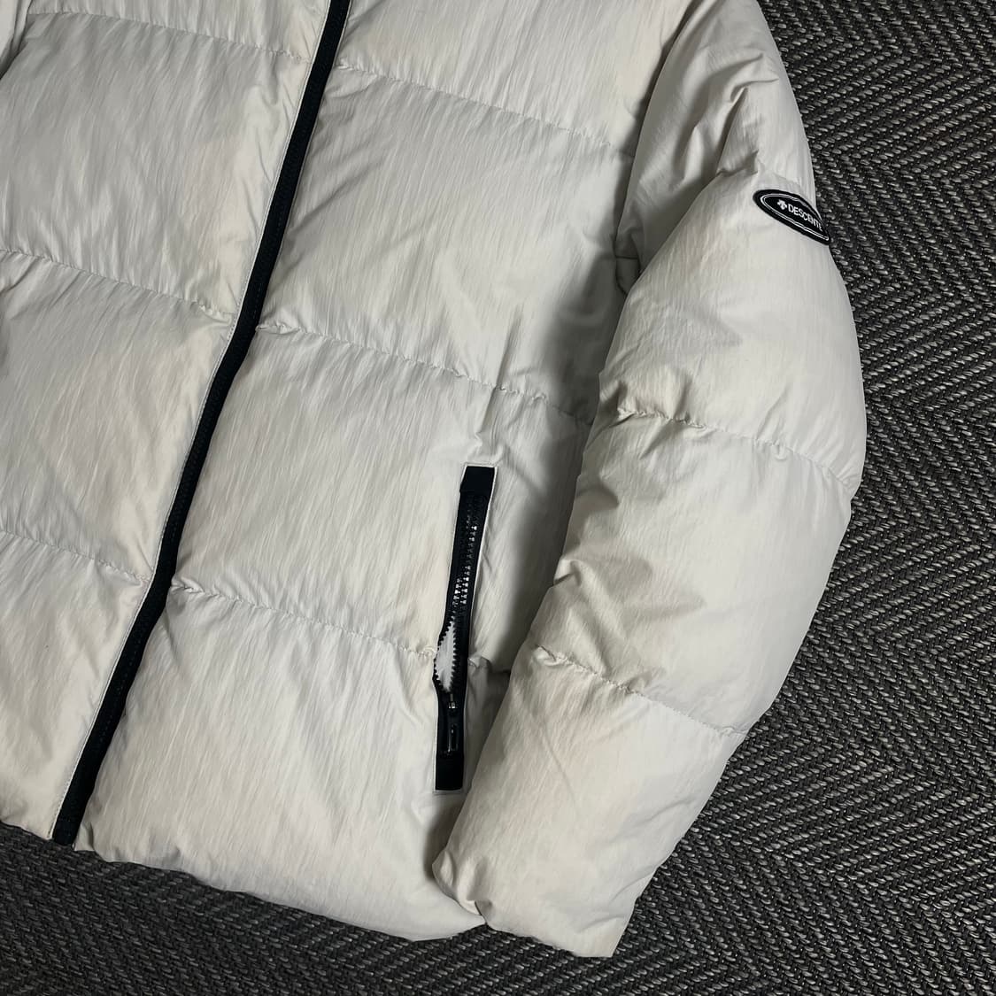 데상트 패치로고 다운 푸퍼 패딩o 3614 상품이미지2
