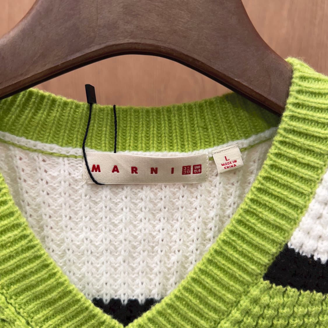 마르니 유니클로 브이넥 니트 베스트 컬러 블록 디테일 그린 아이보리 블랙 상품이미지6