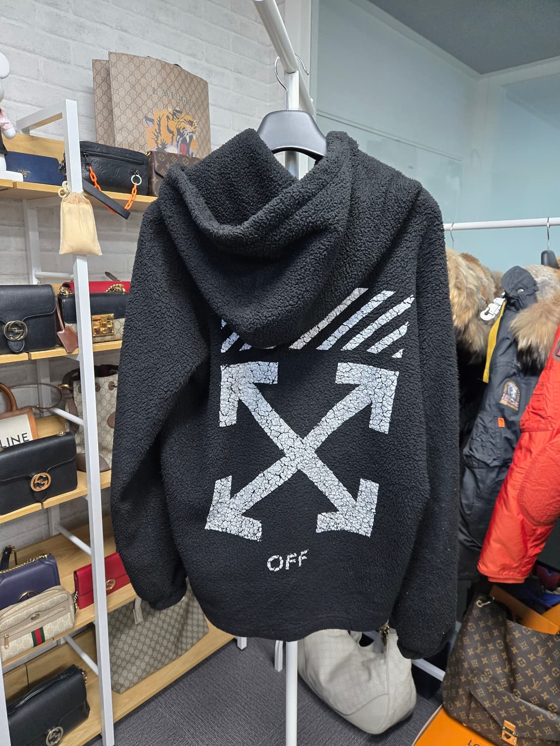 [특가][정품] 오프화이트 뽀글이 후드티 상품이미지1