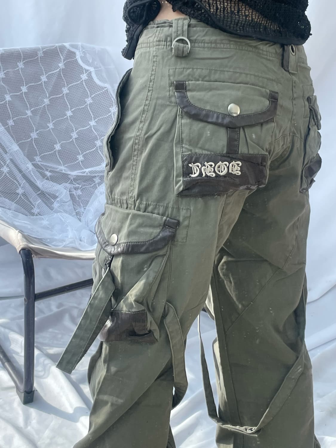 Strap detail khaki cargo pants 상품이미지4