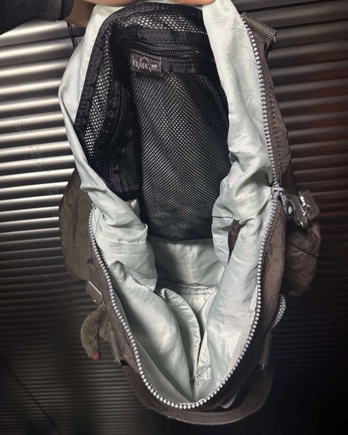 키플링 브라운 갈색 빅 크로스백 토드백 큰 가방 고릴라 인형 키링 모리걸 상품이미지8