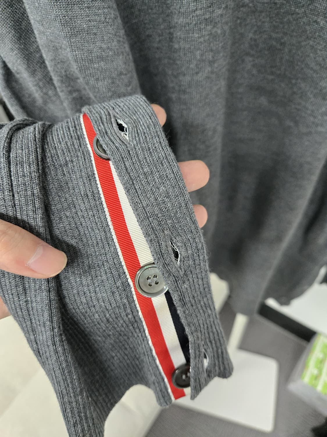 [보증서 정품]톰브라운 밀라노 사선완장 니트 상품이미지4