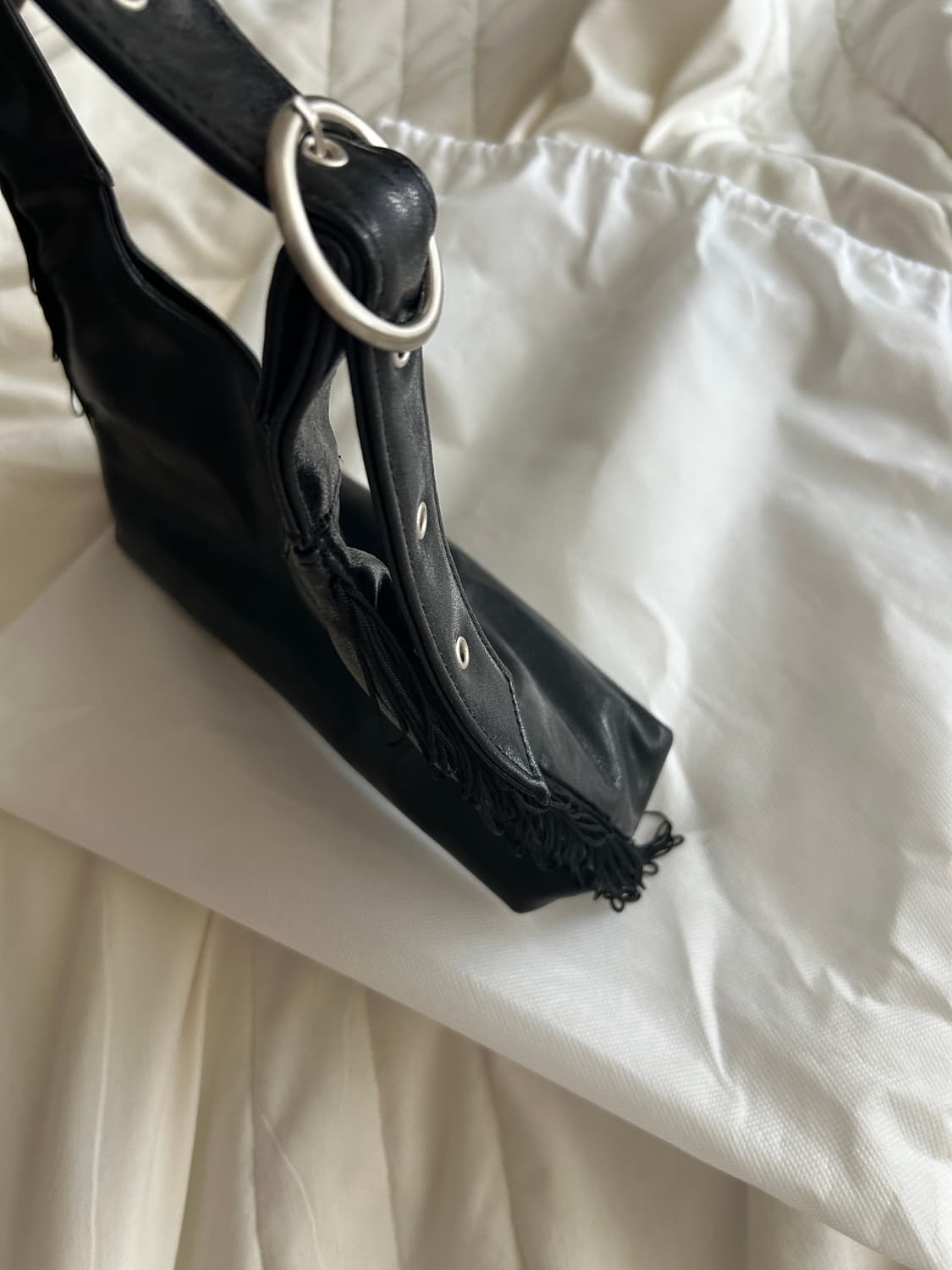 샌드뮤지엄 PONY FRINGE BAG [Black] 상품이미지5