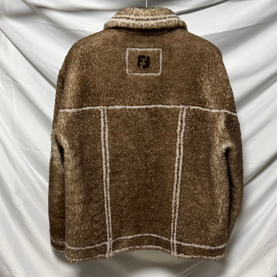 [새상품/오버핏46] 23FW 펜디 시어링 밍크퍼 브라운 자켓 상품이미지4