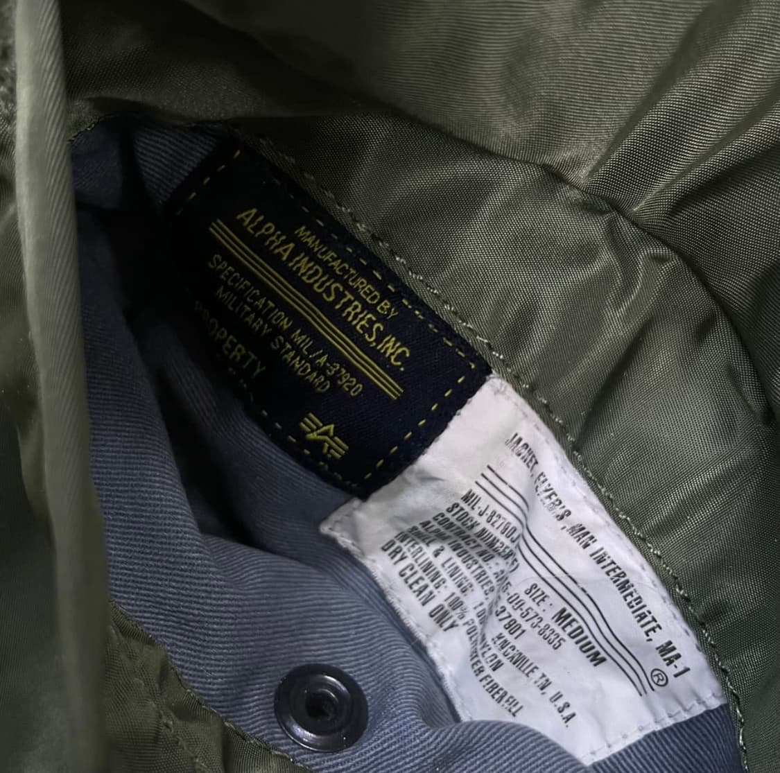 알파인더스트리 ma-1 플라이트 봄버 자켓 카키 (M) 상품이미지3