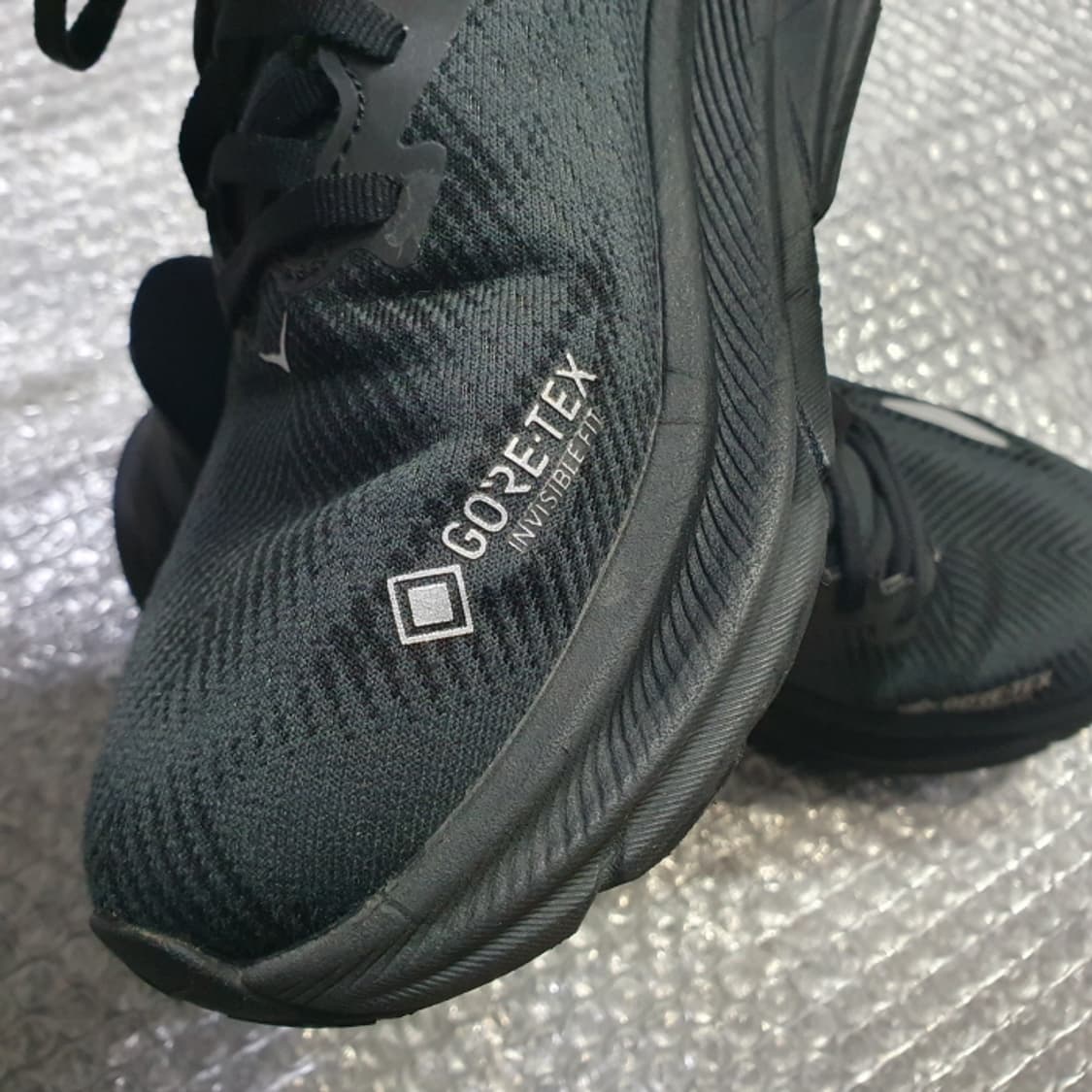 HOKA 호카 CLIFTON 고어택스 운동화(245) 상품이미지5