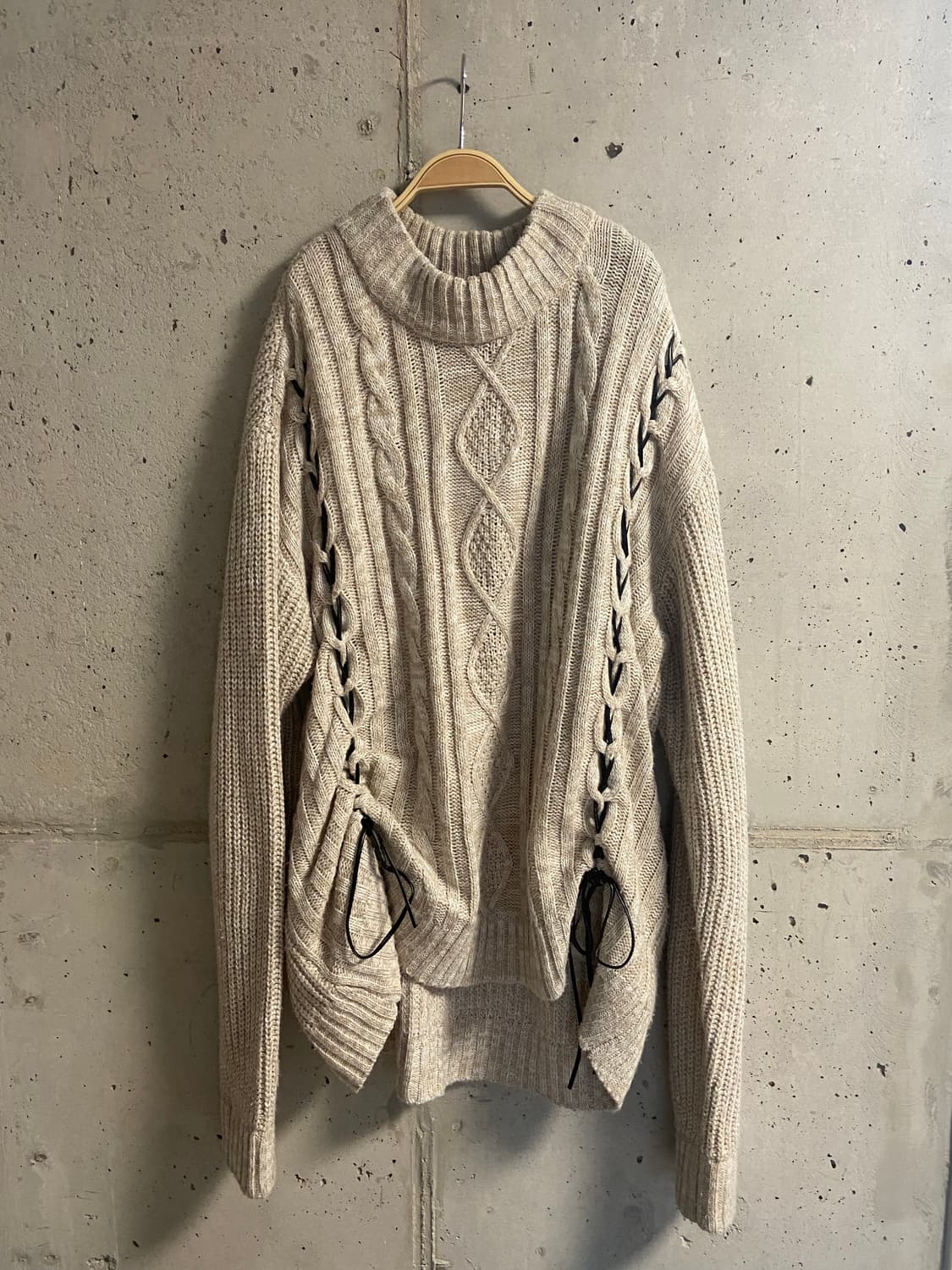 Vida Roseo 레이스업 니트 상품이미지2