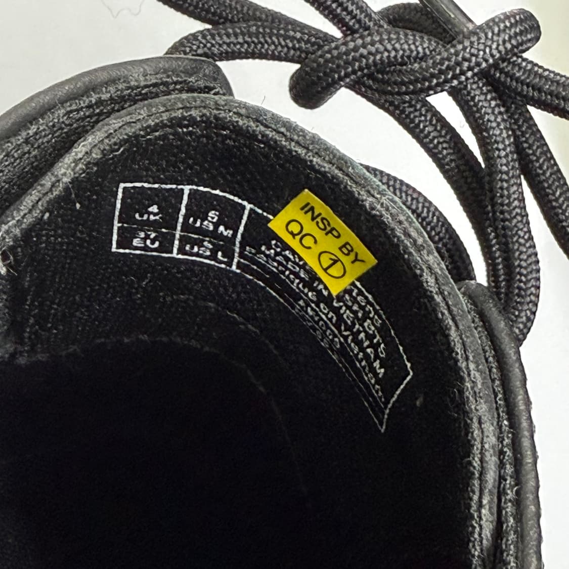 닥터마틴 3홀 카벤디쉬 블랙  (UK4 / 230-235) 상품이미지7