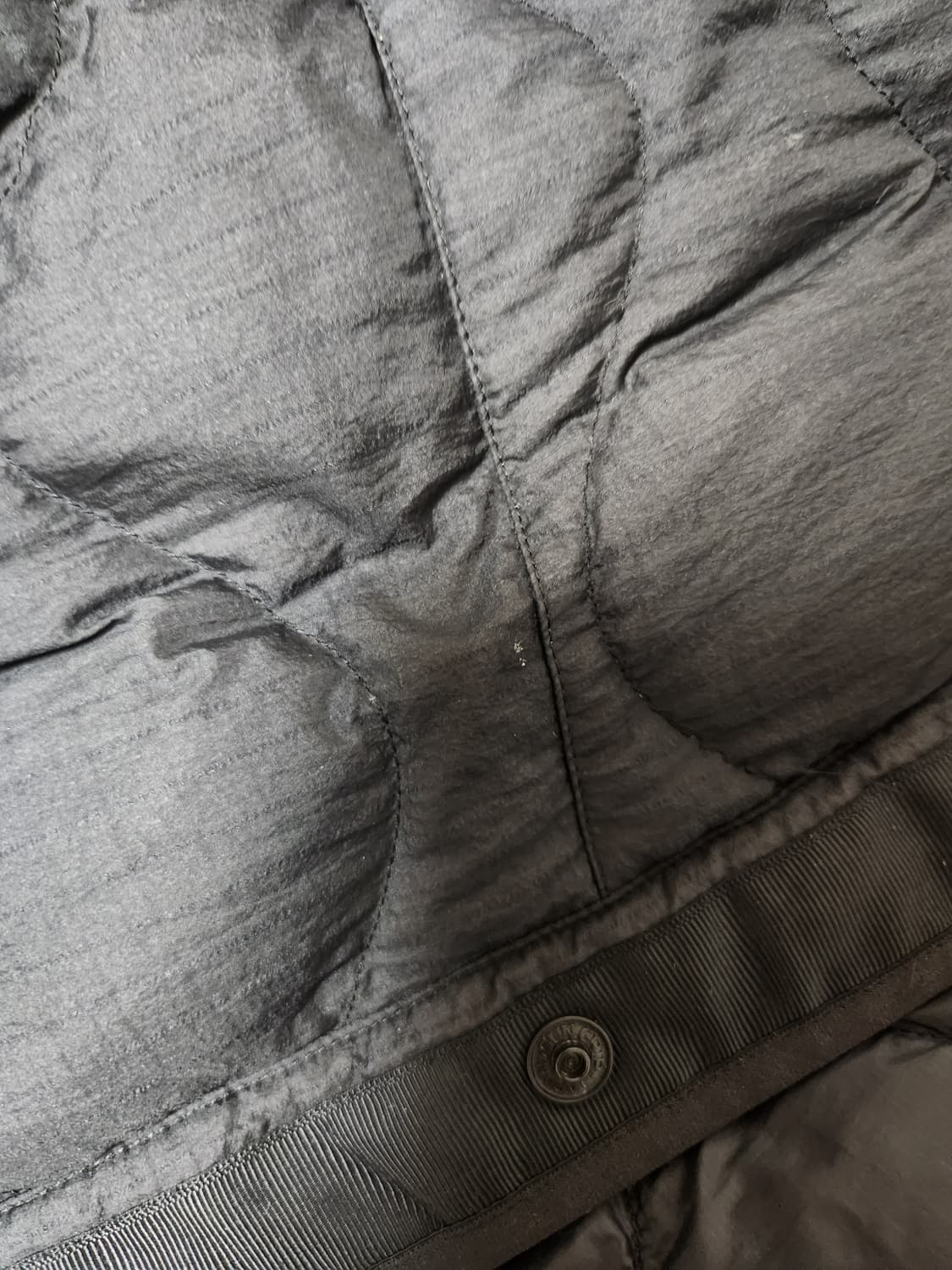 유니클로 x 화이트마운티니어링 경량 패딩 XL 상품이미지4