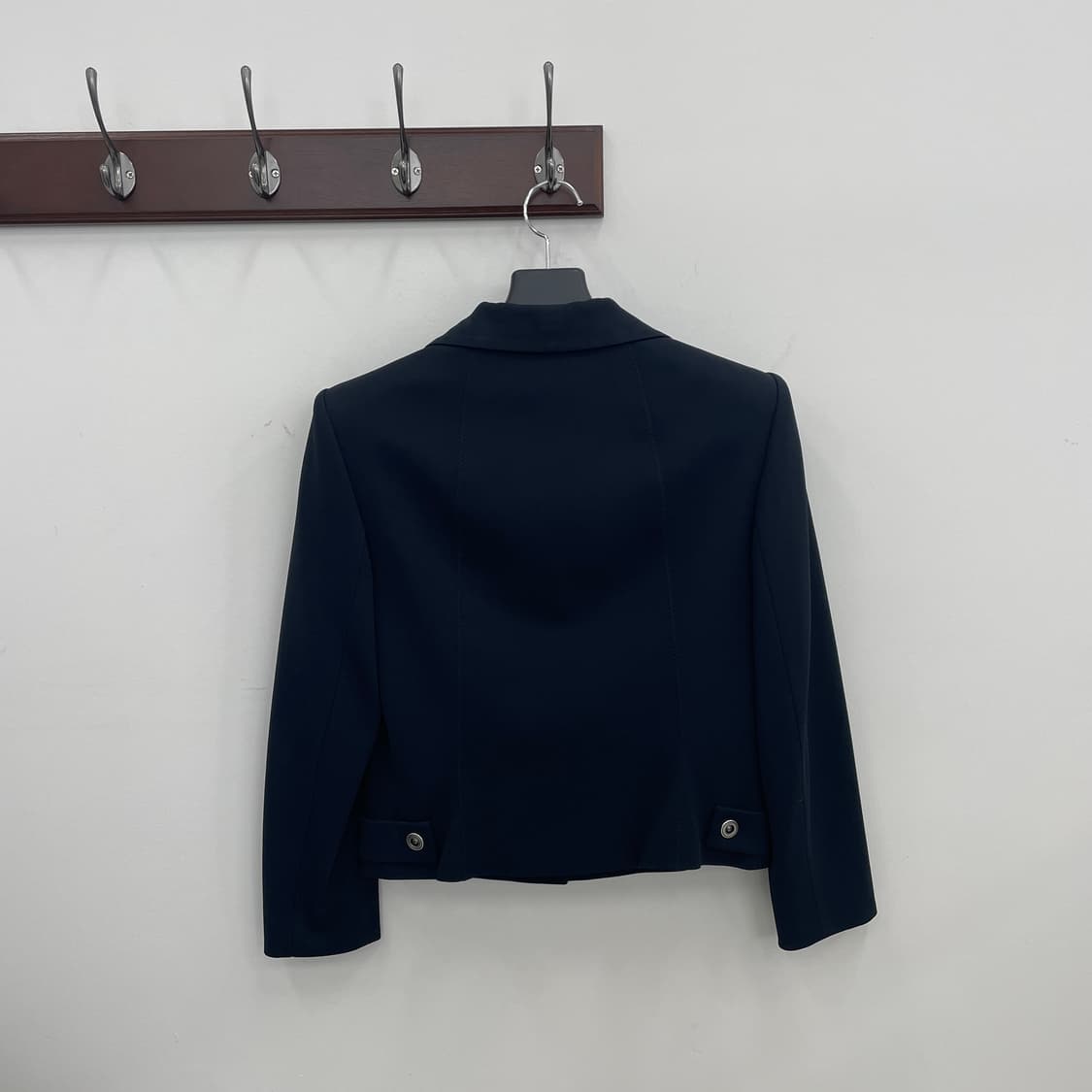 로렐 정규 블랙 크롭 블레이저 상품이미지2