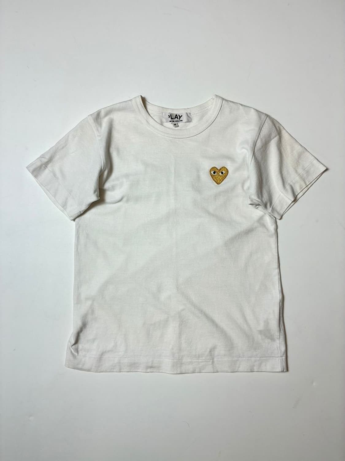 꼼데가르송 우먼스 골드 와펜 반팔 티셔츠 PN9018 상품이미지1