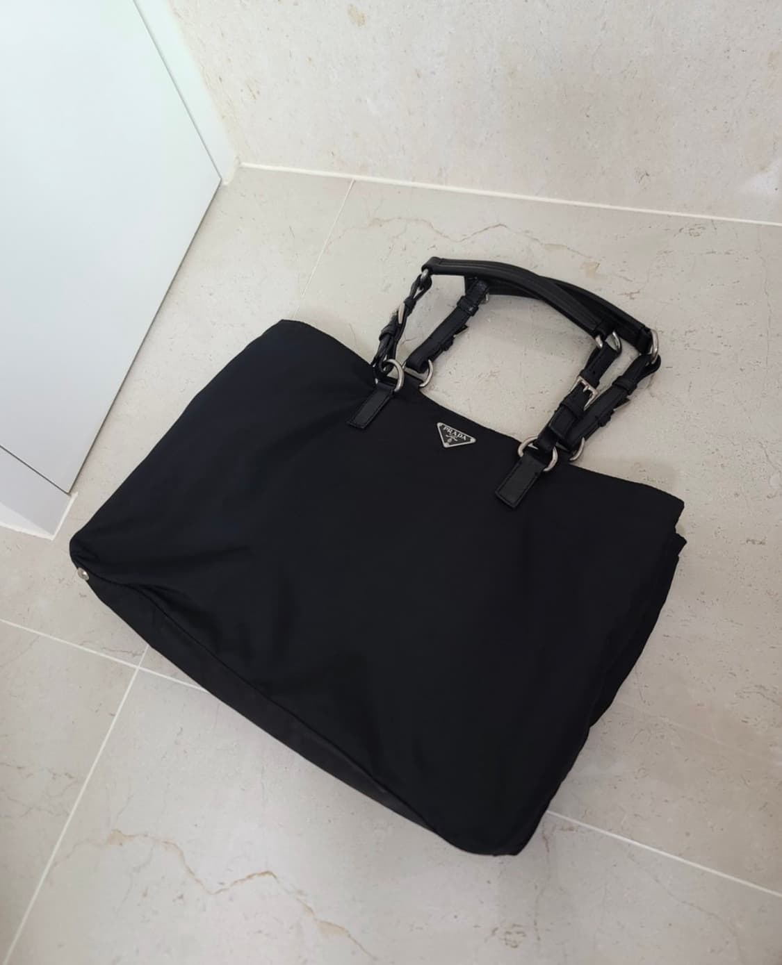 프라다 포코노 숄더백 블랙 상품이미지3