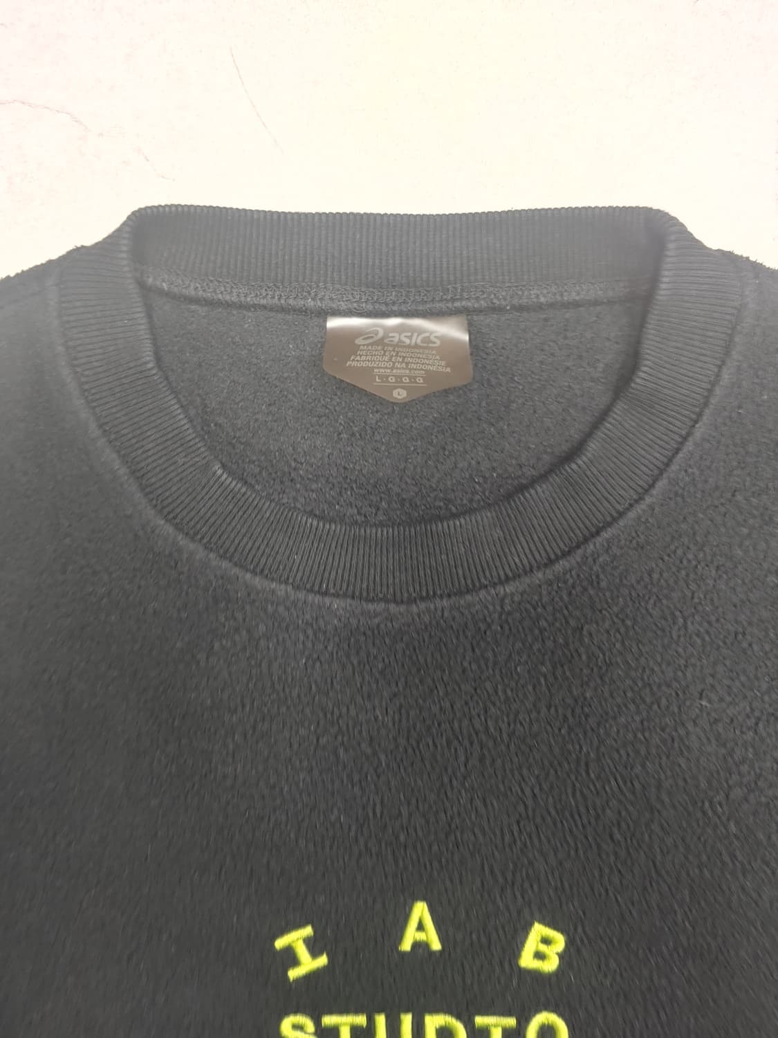 아이앱스튜디오X아식스 맨투맨 L100 상품이미지3