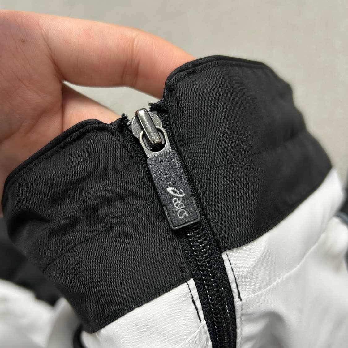 아식스 올드스쿨 블랙 그레이 바람막이(105) 상품이미지5