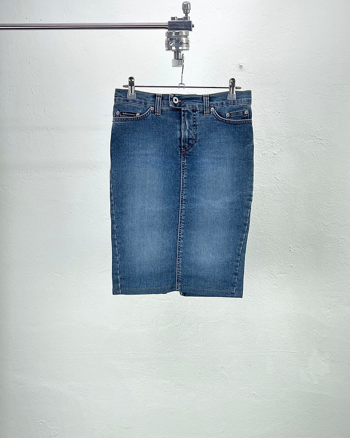 돌체 앤 가바나 연청 데님 미디 스커트 상품이미지1