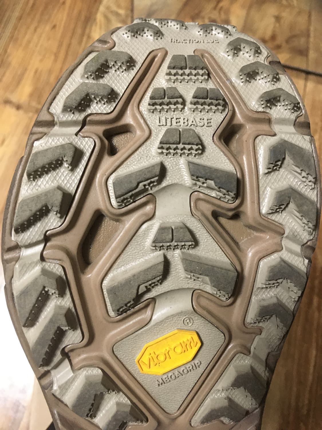 호카 새티스파이 마파테스피드4 라이트 러버 판매합니다 상품이미지7