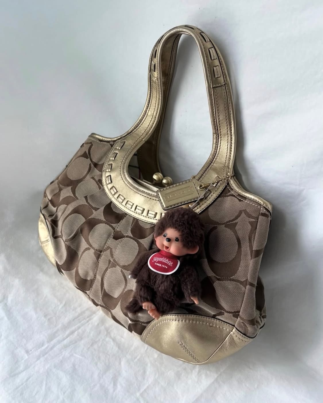 Coach gold brown shoulder bag 상품이미지2