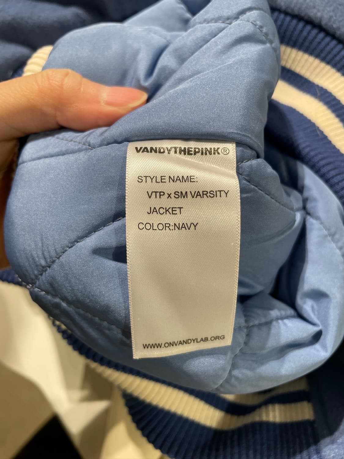 반디더핑크 x sm 엔터테인먼트 30주년 리미티드 에디션 바시티 자켓 상품이미지9