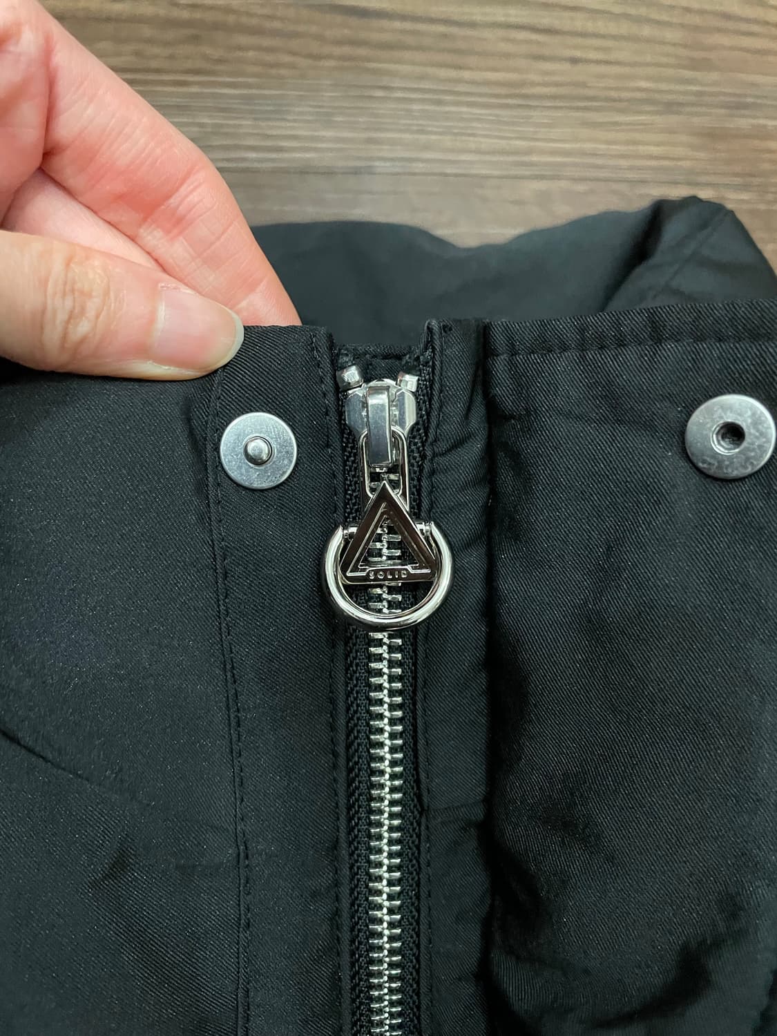 솔리드옴므 22FW 시베리안 구스 다운 베스트 패딩조끼 블랙 상품이미지5