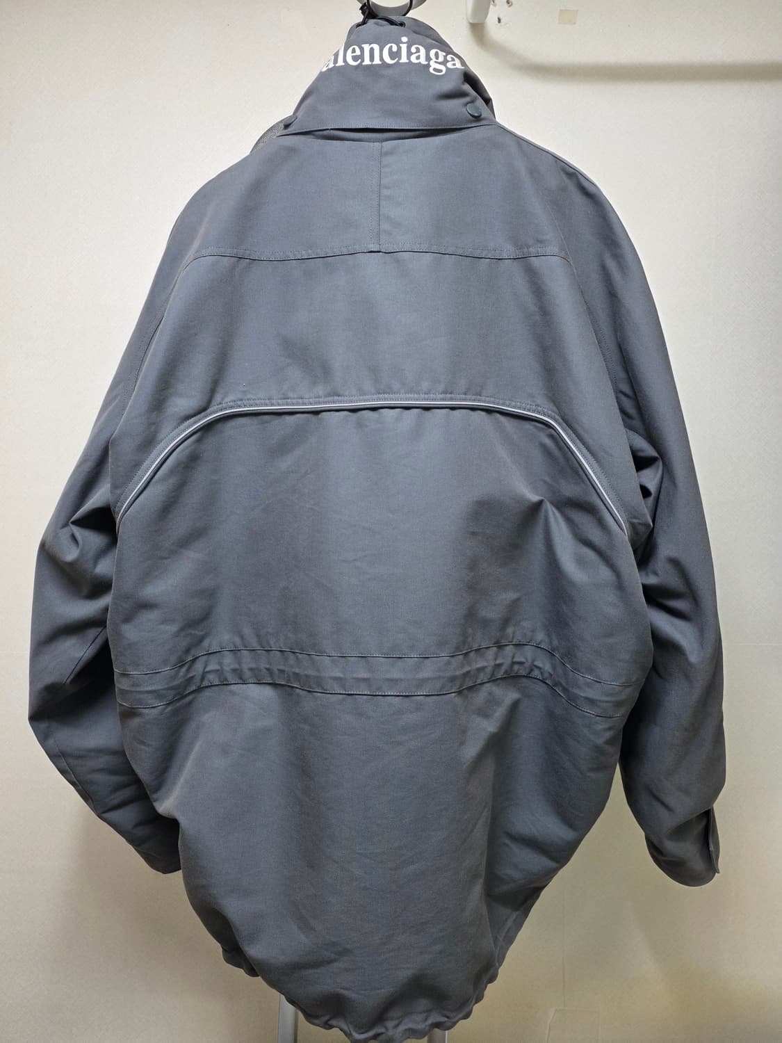 발렌시아가 오버핏 쉘파카 국내매장판 상품이미지2