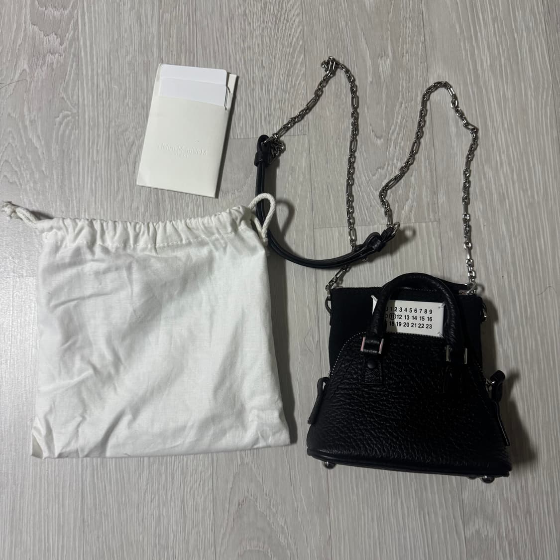 메종마르지엘라 5AC 베이비 백 블랙 상품이미지1