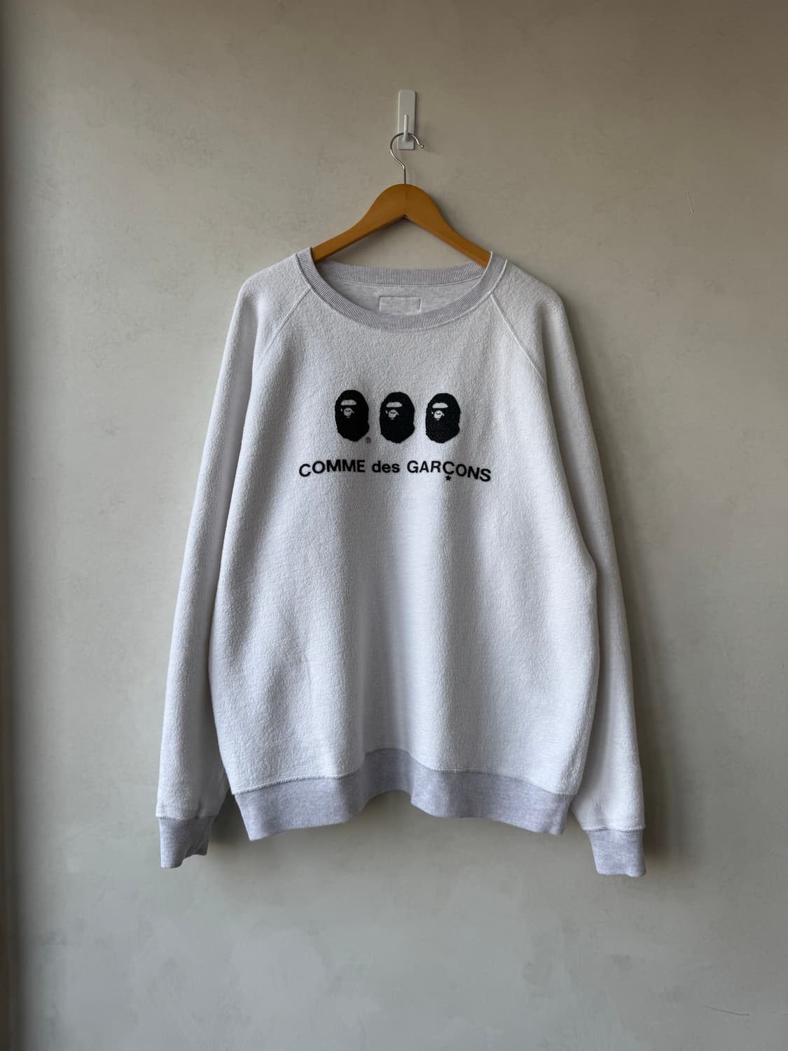 베이프 x CDG 양면 맨투맨 상품이미지1