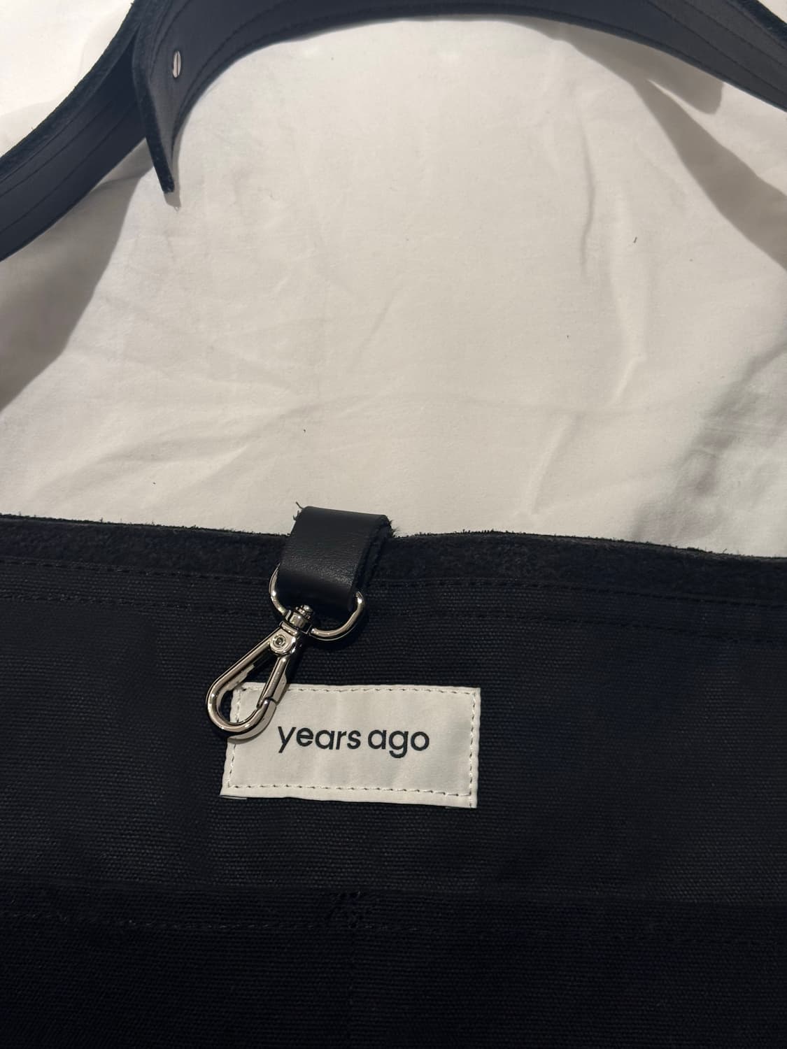 이얼즈어고 레더 뉴스페이퍼 보이백 상품이미지4