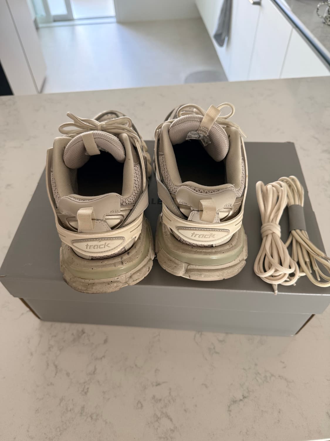 발렌시아가 트랙 41사이즈판매 상품이미지3