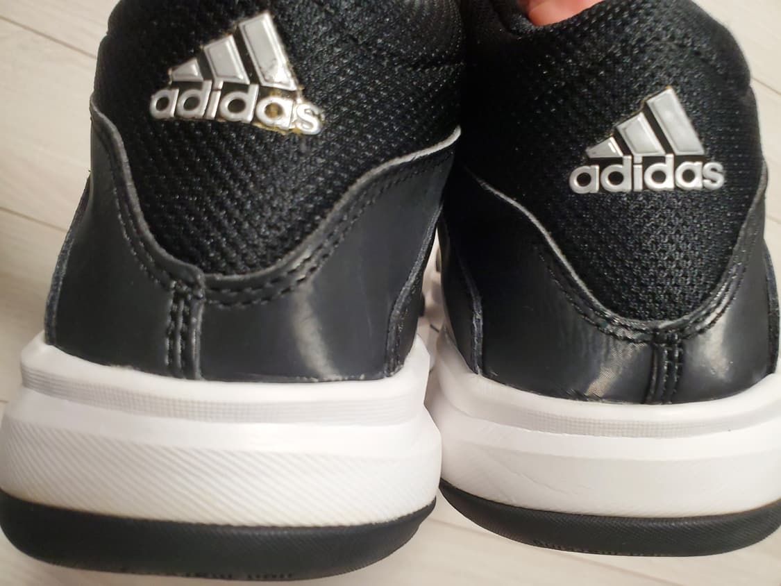 아디다스 아이솔레이션 2 스니커즈 농구화270

바닥닳음 거의없고 하자오 상품이미지9