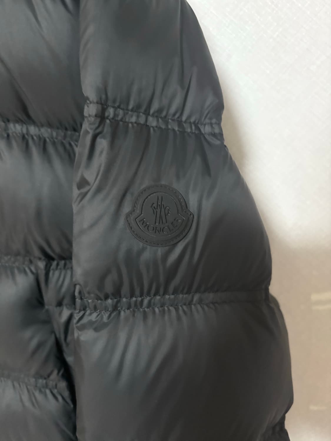 25년식 몽클레어 블랙와펜 패딩 5사이즈 상품이미지4