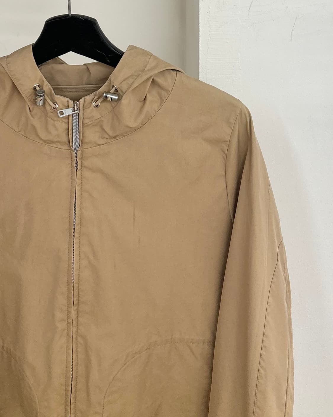 살바토레 페라가모 베이지 후드 바람막이 자켓 상품이미지4