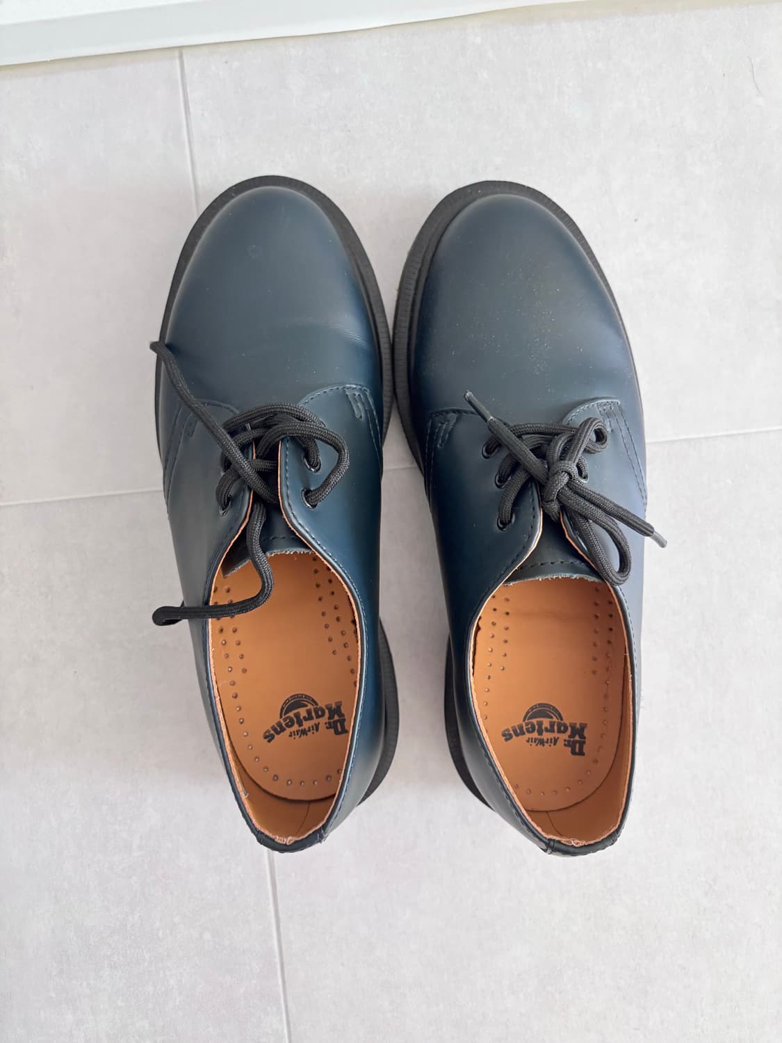 닥터마틴 235 상품이미지1