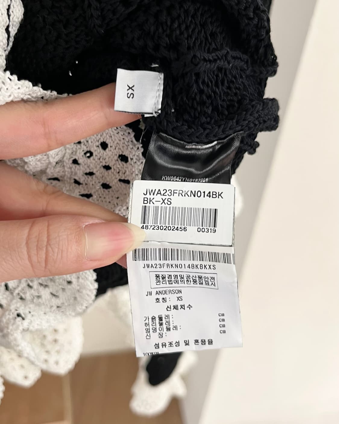 jw앤더슨 블랙 오픈 니트 롱슬리브 상품이미지8