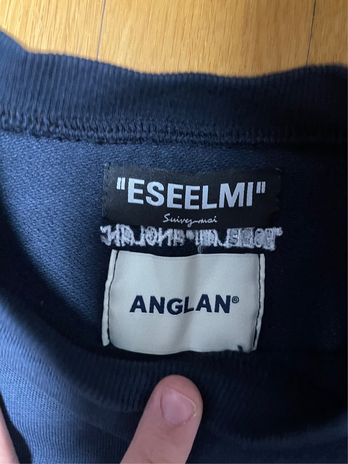 에씰미 앵글런 콜라보 맨투맨 상품이미지2