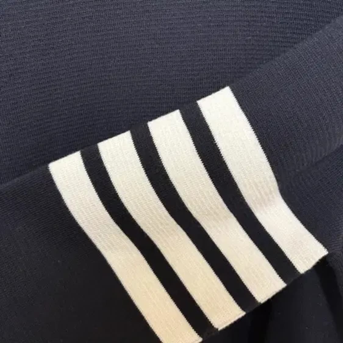 [2] 톰브라운 밀라노스티치 금장 니트제품명 - 톰브라운 밀라노스티치 니 상품이미지4