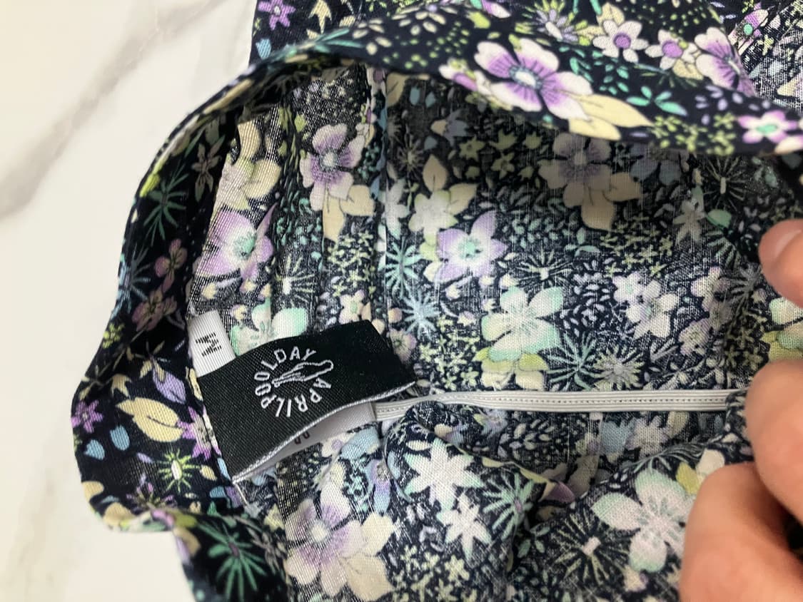 에이프릴풀데이 미니 퍼프 버튼업 블랙 플로럴 컷오프 탑 반팔 셔츠 상품이미지6