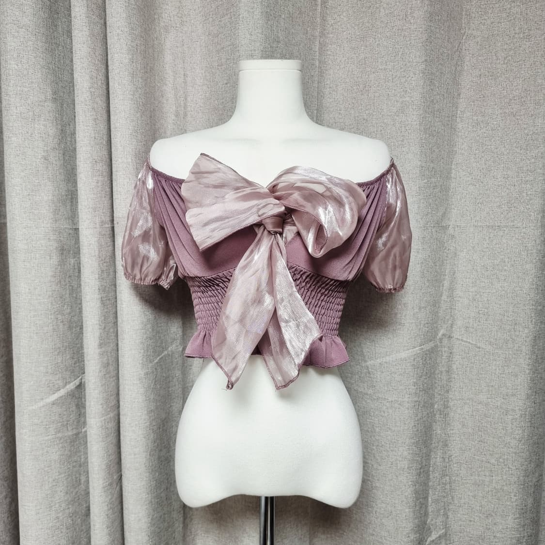 투웨이 오프숄더 풍성리본 스모킹 셔링 크롭 블라우스 (44~55) 새상품 상품이미지2