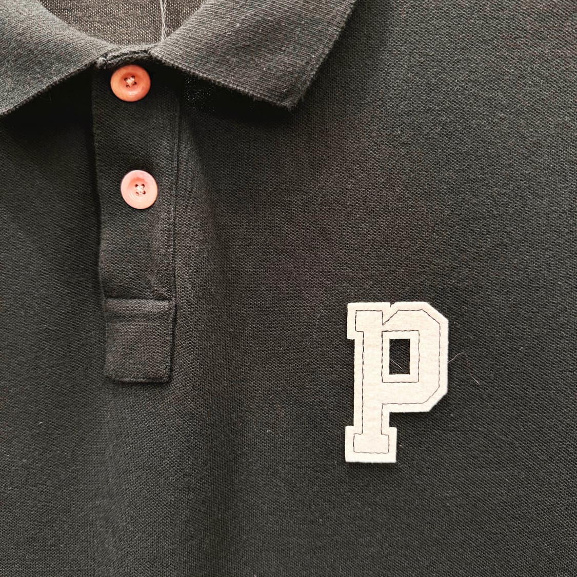 폴스미스 진스 피케 반팔 티셔츠 P로고 패치 디테일 블랙 상품이미지6