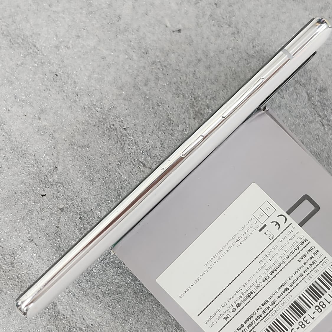 갤럭시 A51 5G(SM-516N)128gb 단폰과 블루투스 스피커 상품이미지5
