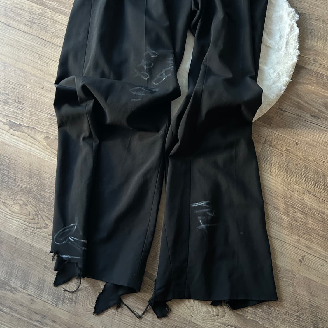 발렌시아가 스케이터 그래피티 테일러드 팬츠 상품이미지6