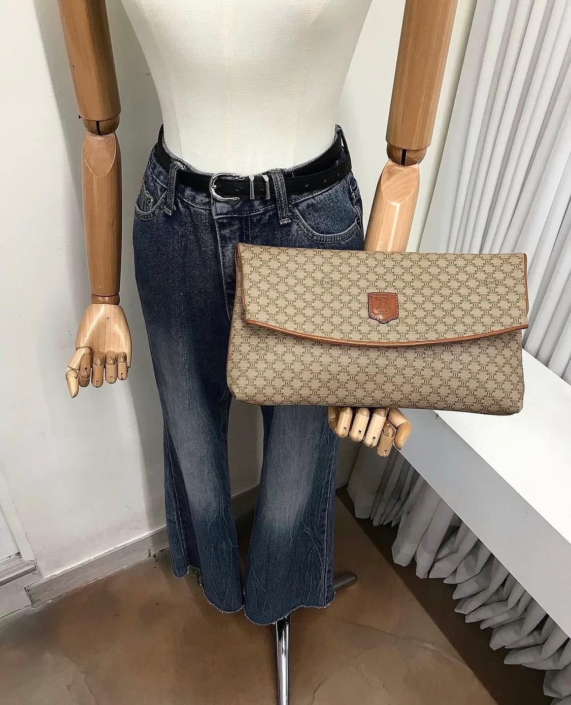 셀린느 가죽로고 마카담 클러치백 상품이미지1