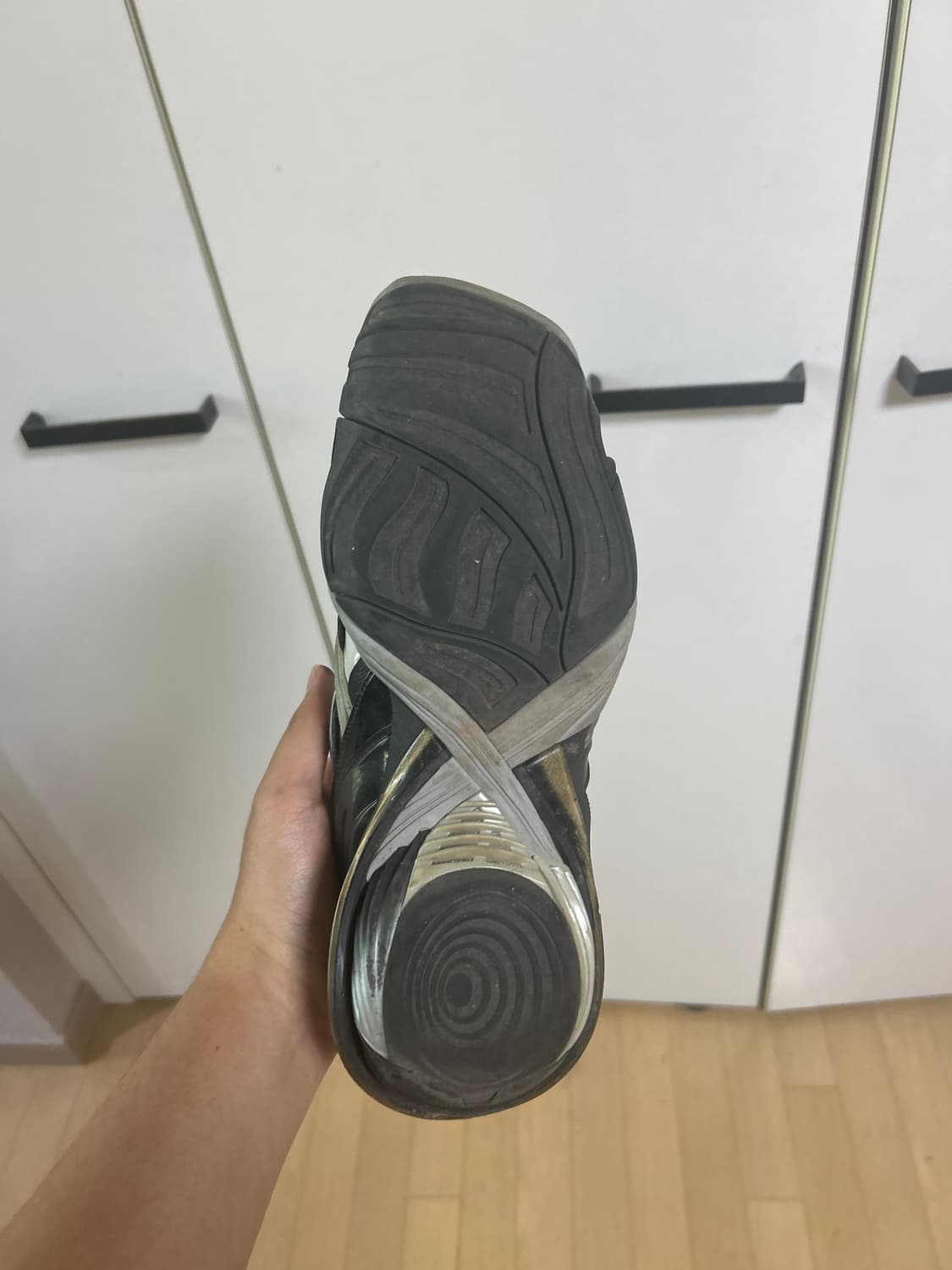 발렌시아가 타이렉스 41사이즈 판매합니다 상품이미지4