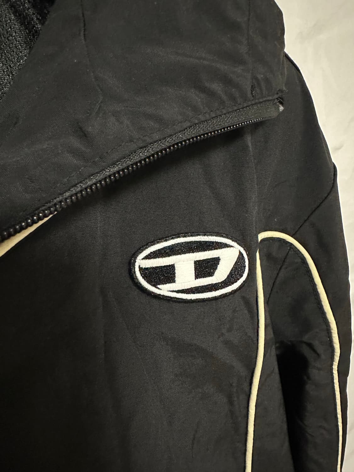 디젤 J-하이브스 콘트라스트 타이핑 윈드브레이커 상품이미지4